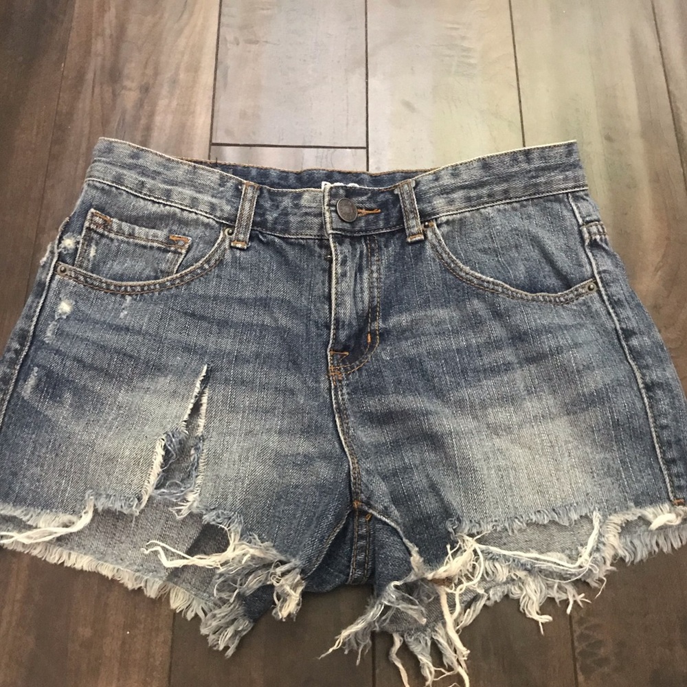 Urban Outfitters BDG Distressed Denim Shorts 26